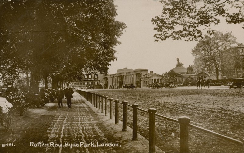 Rotten Row, Hyde Park, Londyn autorstwa English Photographer