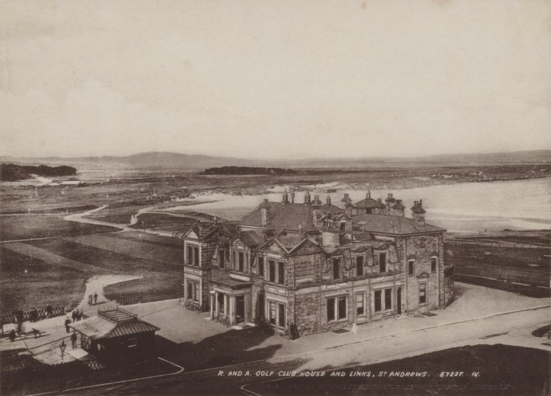 Royal and Ancient Golf Club House and Links, St Andrews autorstwa English Photographer