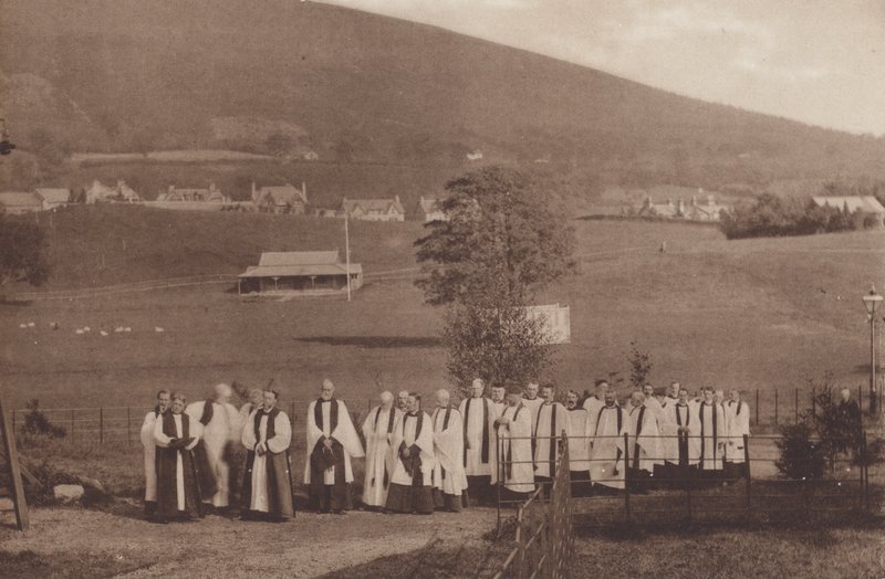 Sedbergh: Procesja biskupów i duchownych autorstwa English Photographer