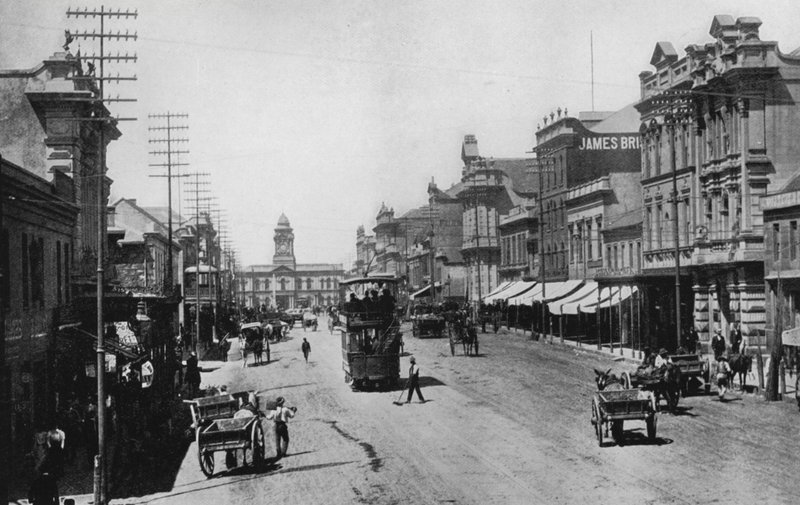 Republika Południowej Afryki: Main Street, Port Elizabeth (zdjęcie czarno-białe) autorstwa English Photographer