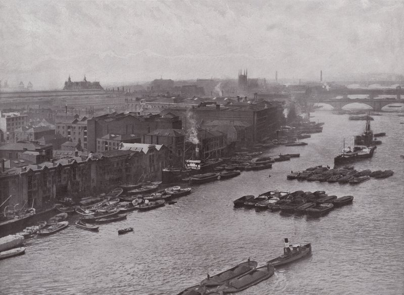 Południowy Brzeg Tamizy, od mostu Tower Bridge autorstwa English Photographer