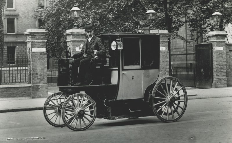 Taksówki - elektryczne, 1897-1900 autorstwa English Photographer