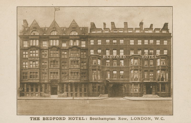The Bedford Hotel, Southampton Row, Londyn autorstwa English Photographer