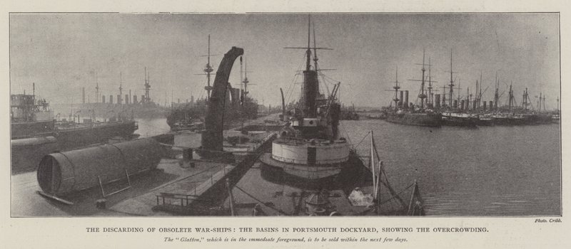 Odrzucenie przestarzałych okrętów wojennych, Zagłębie w Portsmouth Dockyard, ukazujące przeludnienie autorstwa English Photographer