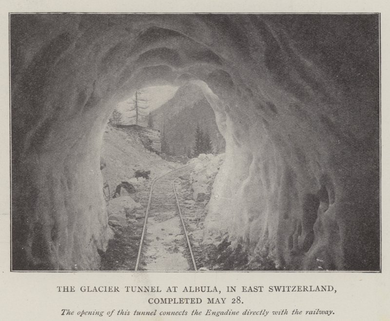 Tunel lodowca w Albula we wschodniej Szwajcarii ukończony 28 maja autorstwa English Photographer