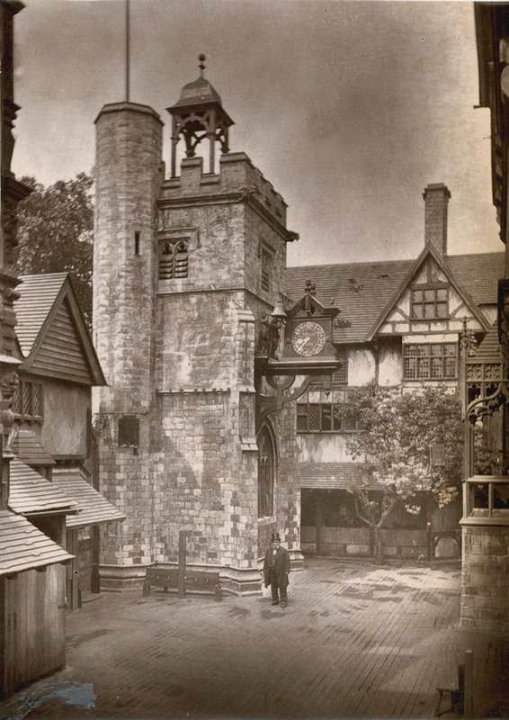 Międzynarodowa Wystawa Zdrowia w South Kensington: All-Hallows Staining i Butchers Row autorstwa English Photographer