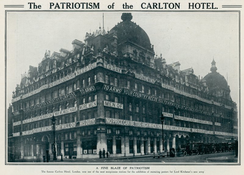 Patriotyzm Hotelu Carlton autorstwa English Photographer