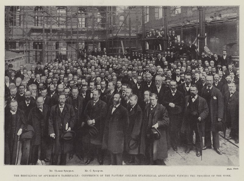 Odbudowa Tabernakulum Spurgeons, Konferencja Stowarzyszenia Ewangelickiego Kolegium Pastorów oglądając postęp prac autorstwa English Photographer