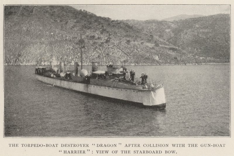 Smok niszczyciel torpedowców po zderzeniu z kanonierką Harrier, widok z prawej burty autorstwa English Photographer