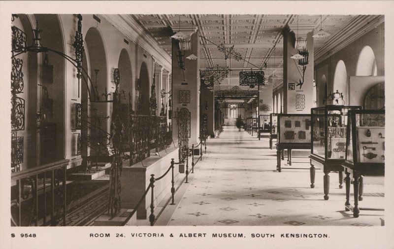 Muzeum Wiktorii i Alberta, South Kensington, Londyn autorstwa English Photographer