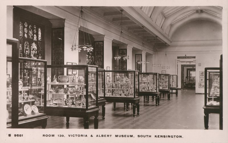 Muzeum Wiktorii i Alberta, South Kensington, Londyn autorstwa English Photographer