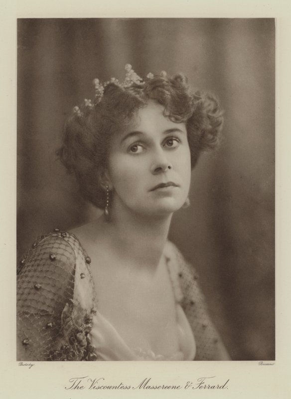Wicehrabina Massereene i Ferrard (zdjęcie czarno-białe) autorstwa English Photographer