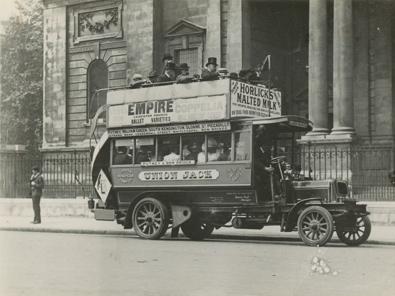 Union Jack Omnibus autorstwa English Photographer