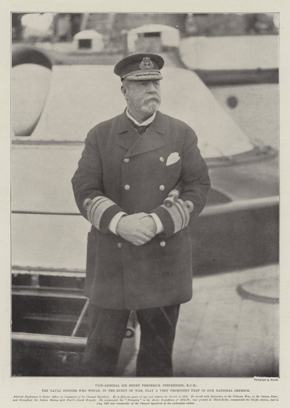 Wiceadmirał Sir Henry Frederick Stephenson, KCB, oficer marynarki, który w przypadku wojny odegrałby bardzo znaczącą rolę w naszej obronie narodowej autorstwa English Photographer