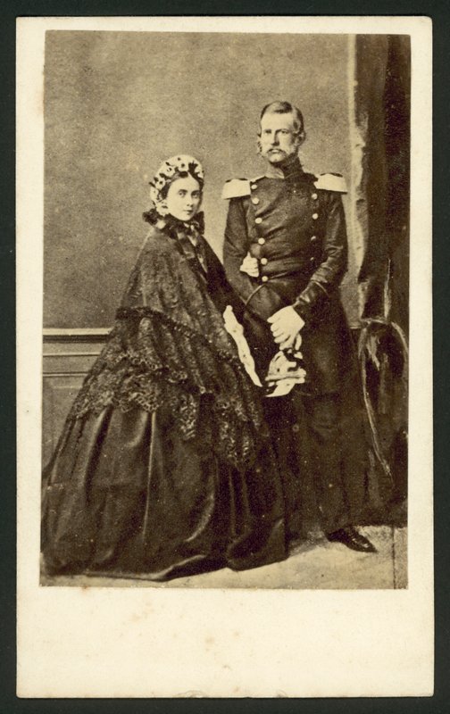 Wiktoria, księżniczka królewska i książę pruski Fryderyk autorstwa English Photographer