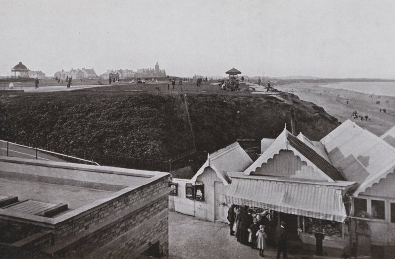 Whitley Bay, The Links (zdjęcie czarno-białe) autorstwa English Photographer