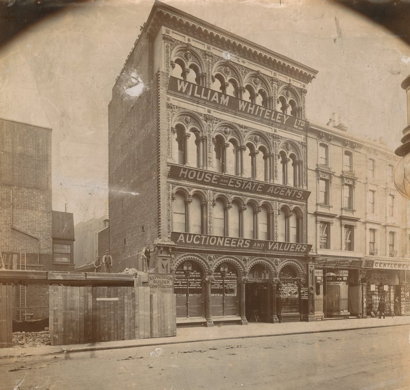 William Whiteley, agenci domów i nieruchomości, licytatorzy i rzeczoznawcy, Westbourne Grove, Londyn autorstwa English Photographer