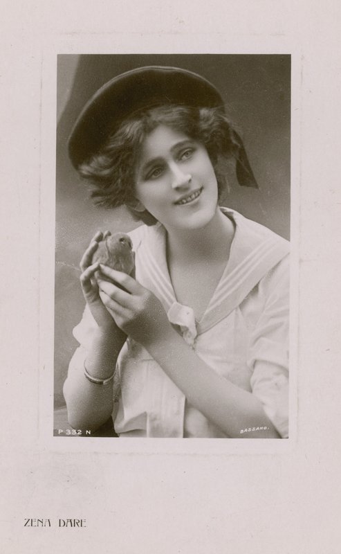 Zena Dare autorstwa English Photographer