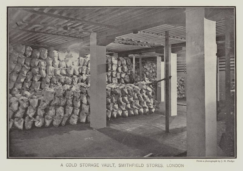 Chłodnia składowa, Smithfield Stores, Londyn (zdjęcie czarno-białe) autorstwa English School