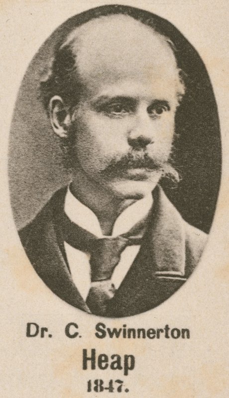 Dr C. Swinnerton Heap (wklęsłodruk) autorstwa English School