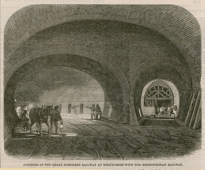 Skrzyżowanie Great Northern Railway w Kings Cross z Metropolitan Railway autorstwa English School