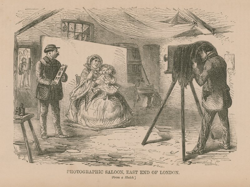 Salon fotograficzny na wschodnim krańcu Londynu autorstwa English School