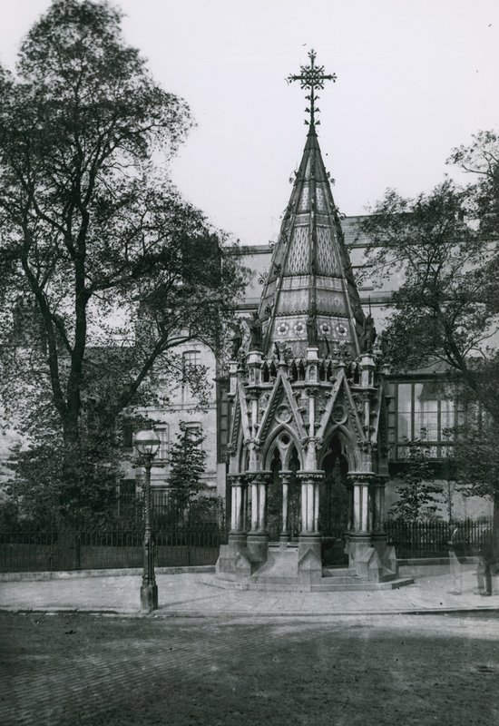 Fontanna do picia Buxton Memorial, St Margarets Westminster autorstwa English School
