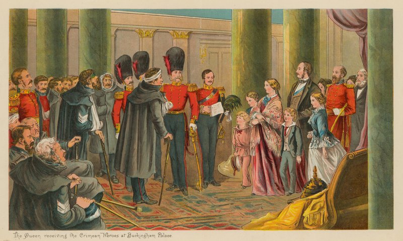 Królowa odbierająca krymskich bohaterów w Pałacu Buckingham autorstwa English School