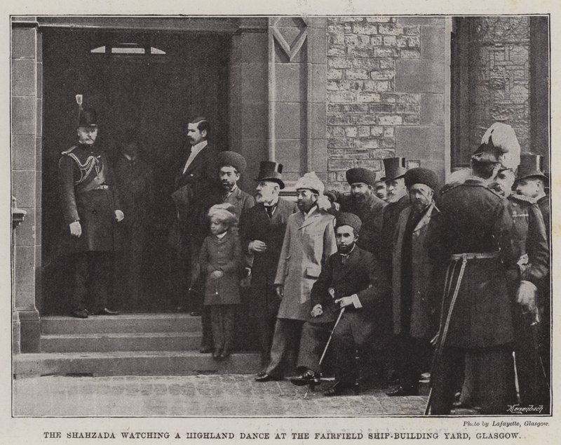 Shahzada ogląda tańce góralskie w stoczni Fairfield Ship-Building Yard, Glasgow (ryty) autorstwa English School