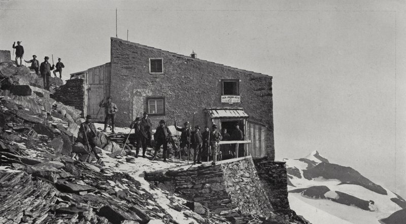 Arcyksiążę Johann-Hutte, przeciw Wiesbachhorn (zdjęcie czarno-białe) autorstwa European Photographer