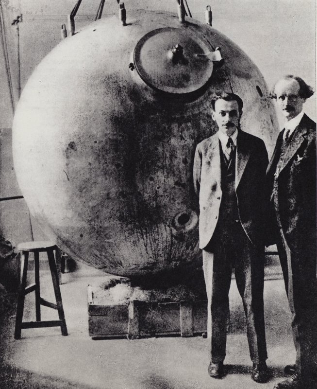 Pierwsze wejście w stratosferę, 28 maja 1931 r. (zdjęcie czarno-białe) autorstwa European Photographer