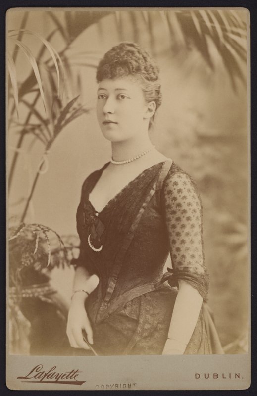 Portret, księżniczka Louise Victoria, księżniczka Royal, najstarsza córka króla Edwarda VII, poślubiona 6. hrabiemu Fife (zdjęcie czarno-białe) autorstwa European Photographer