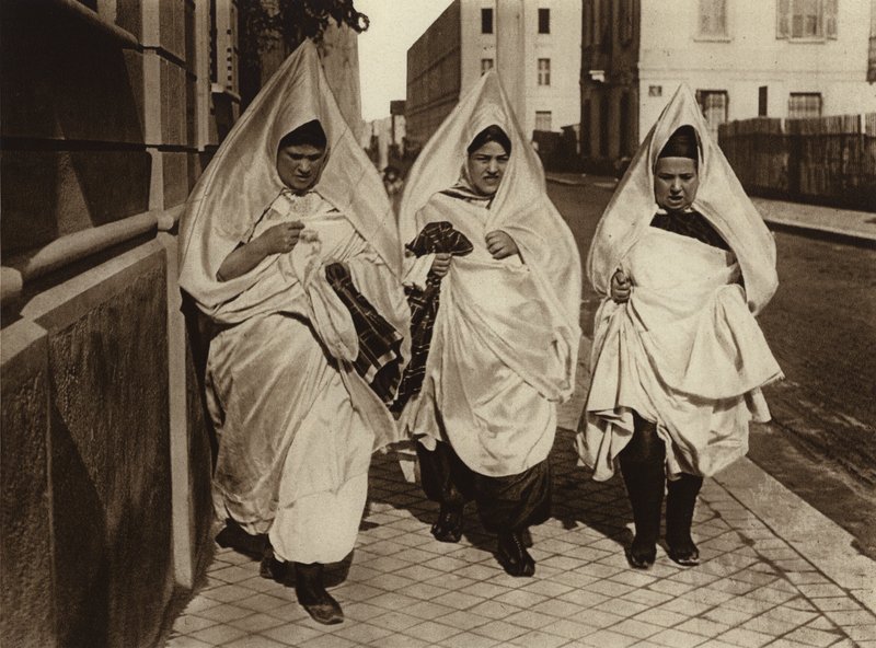 Tunis, żydowskie kobiety (zdjęcie czarno-białe) autorstwa European Photographer