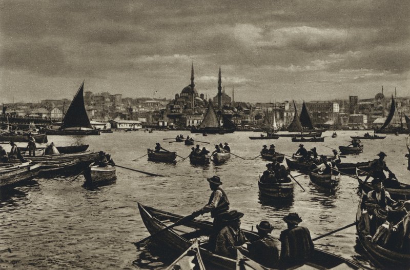 Turcja, Konstantynopol, Na Złotym Rogu (zdjęcie czarno-białe) autorstwa European Photographer