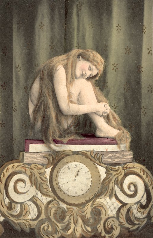 Portret dziewczyny siedzącej nad zegarem (kolorowa litografia) autorstwa European School