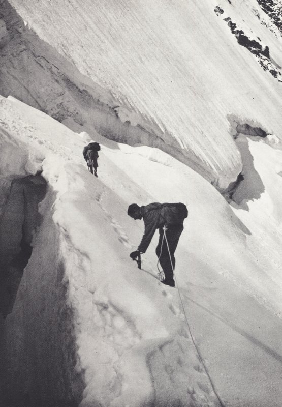 Alpy Pennińskie: Poniżej Col de Tournanche (zdjęcie czarno-białe) autorstwa Francis Sydney Smythe