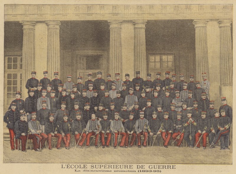 19 klasa Wyższej Szkoły Wojennej autorstwa French School
