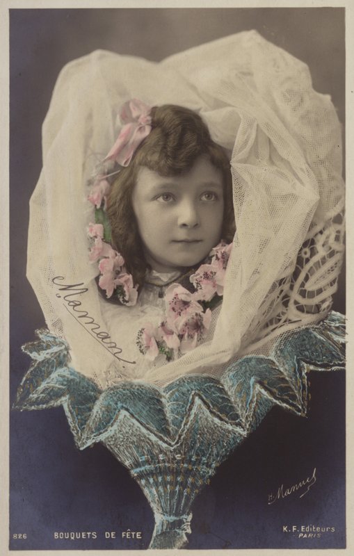 Młoda dziewczyna w welonie przedstawiona jako bukiet kwiatów (podbarwiony fotokolaż) autorstwa French Photographer