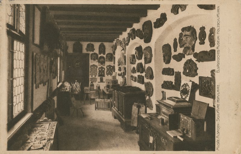 Muzeum Alzackie z ekspozycją rzeźb drewnianych. Pocztówka wysłana w 1913 roku. autorstwa French Photographer