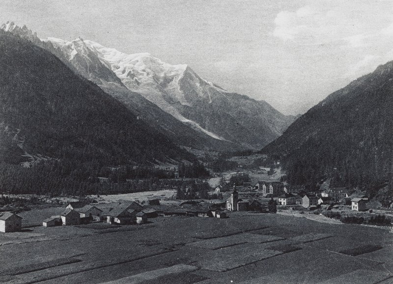 Argentieres i Mont Blanc (zdjęcie czarno-białe) autorstwa French Photographer
