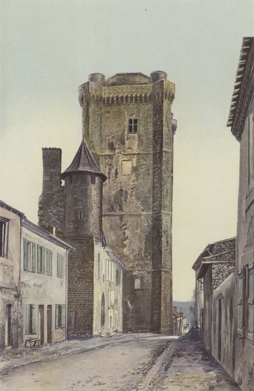 Bassues, Donjon autorstwa French Photographer