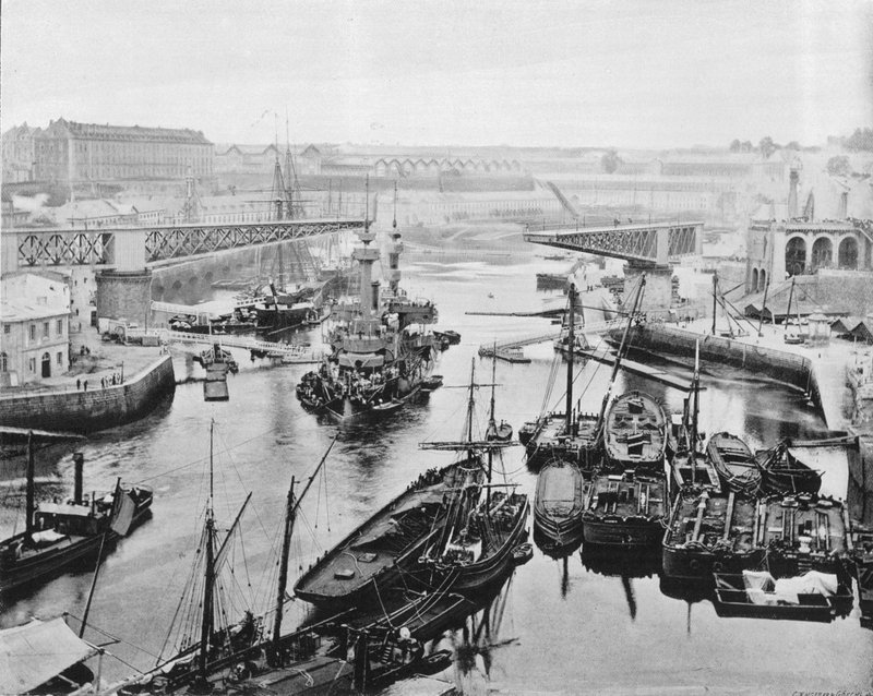 Brześć - Obracający się most (zdjęcie czarno-białe) autorstwa French Photographer