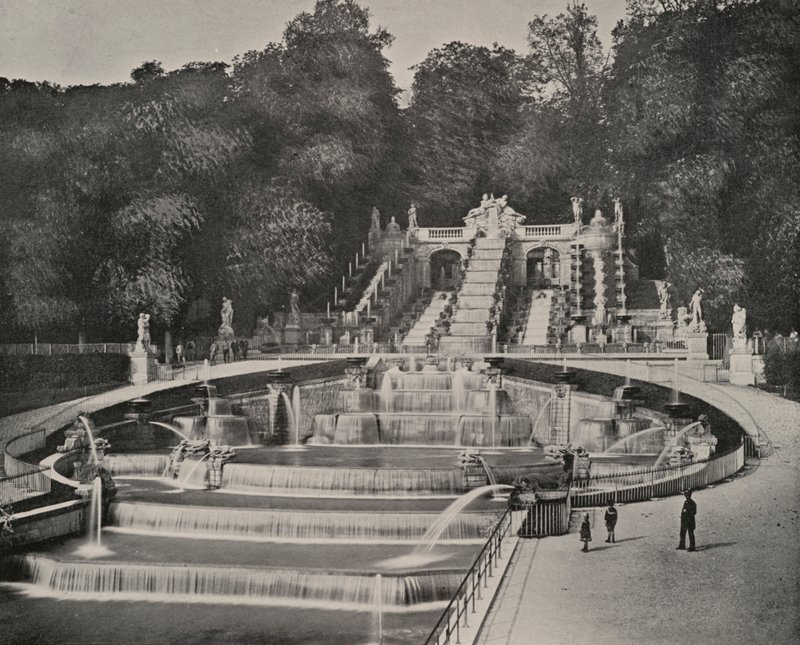 Kaskada w Parku Św. Chmury (zdjęcie czarno-białe) autorstwa French Photographer