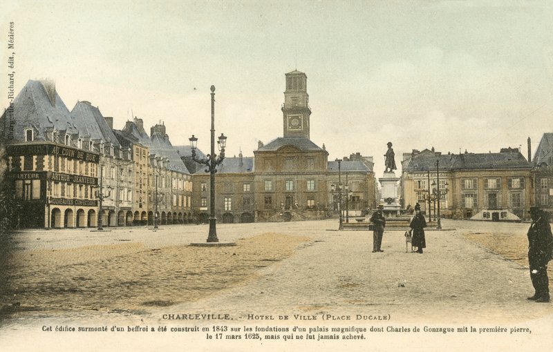 Charleville, Ratusz, Place Ducale autorstwa French Photographer
