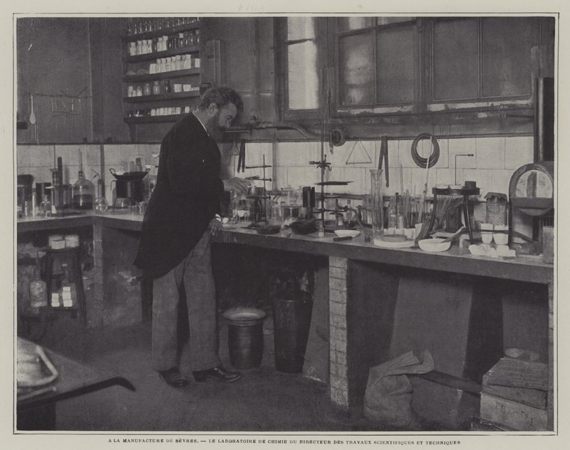 Dyrektor prac naukowo-technicznych w laboratorium chemicznym w fabryce porcelany Sevres we Francji (zdjęcie czarno-białe) autorstwa French Photographer