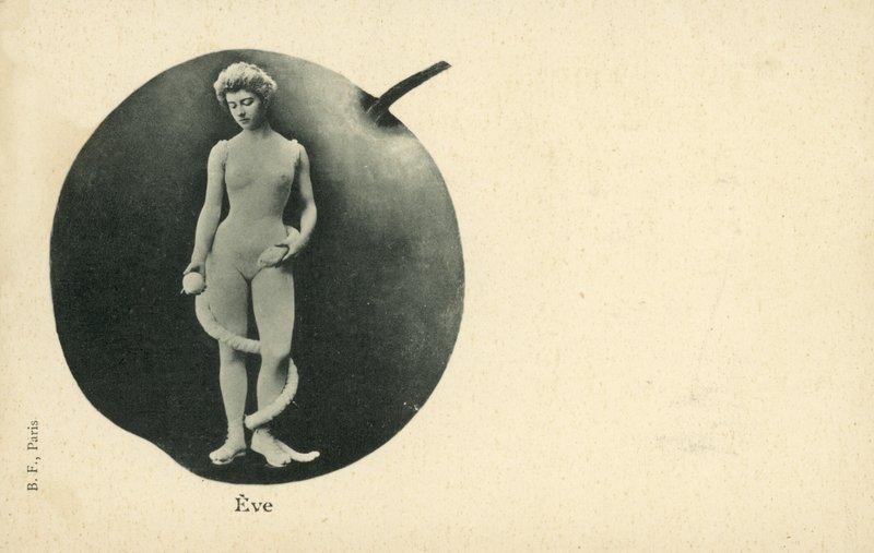 Ewa z wężem i jabłkiem (zdjęcie czarno-białe) autorstwa French Photographer