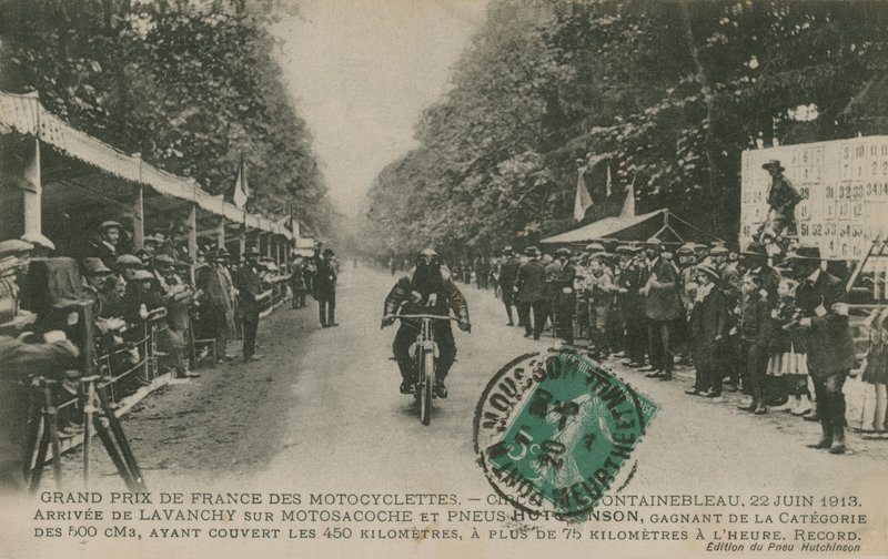 Francuskie motocyklowe Grand Prix, Fontainebleau, 22 czerwca 1913. Lavanchy wygrywa kategorię 500 cm3 na Motosacoche na oponach Hutchinson, pokonując 450-kilometrową trasę z prędkością ponad 75 km/h autorstwa French Photographer