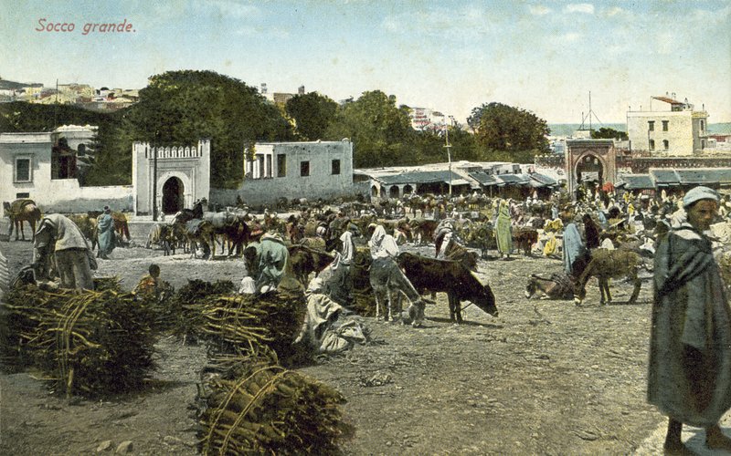 Grand Socco, Tanger, Maroko (zdjęcie kolorowe) autorstwa French Photographer