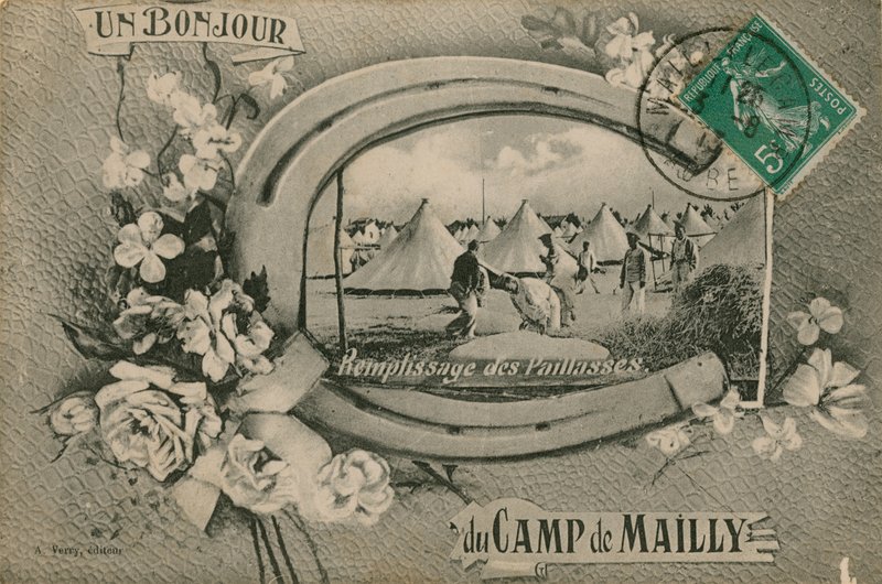 Witam z Camp de Mailly - wypełnianie materacy ze słomy. Pocztówka wysłana w 1913 roku. autorstwa French Photographer