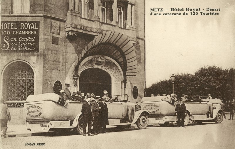 Hotel Royal, Metz, Francja (zdjęcie czarno-białe) autorstwa French Photographer